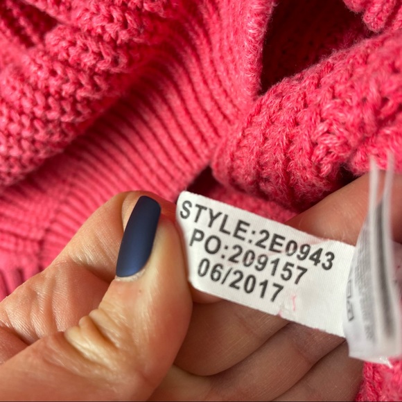 Vineyard Vines Coral Sweater Size Medium - Picture 6 of 8